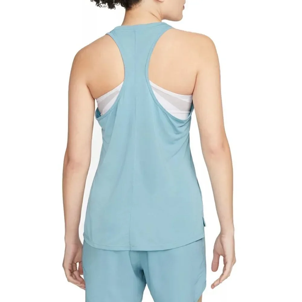 Nike tee women